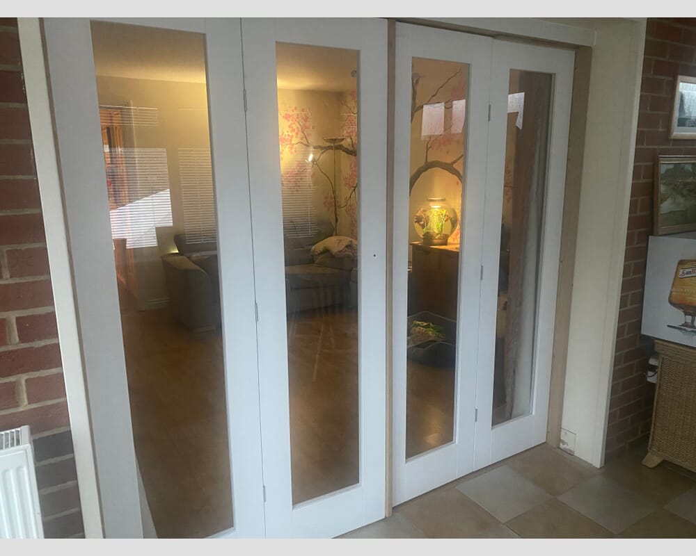 White P10 Frenchfold - Clear (3 x 686mm Doors)